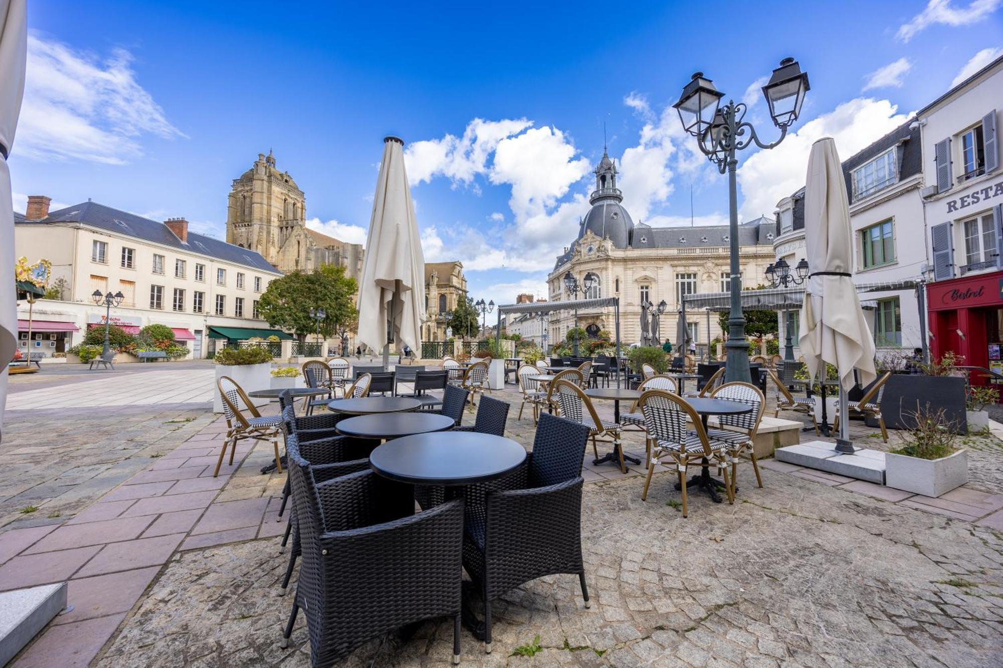 Hotel Le Beffroi Dreux Buitenkant foto