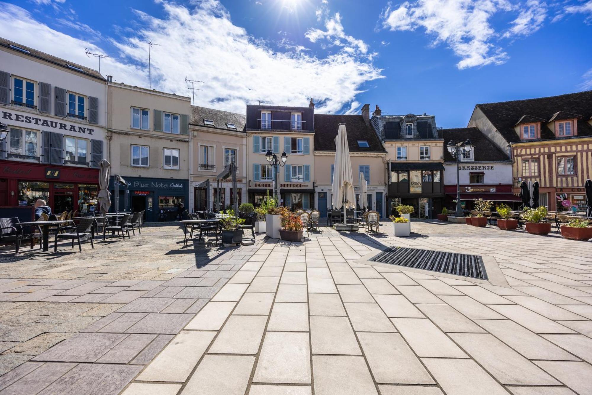 Hotel Le Beffroi Dreux Buitenkant foto