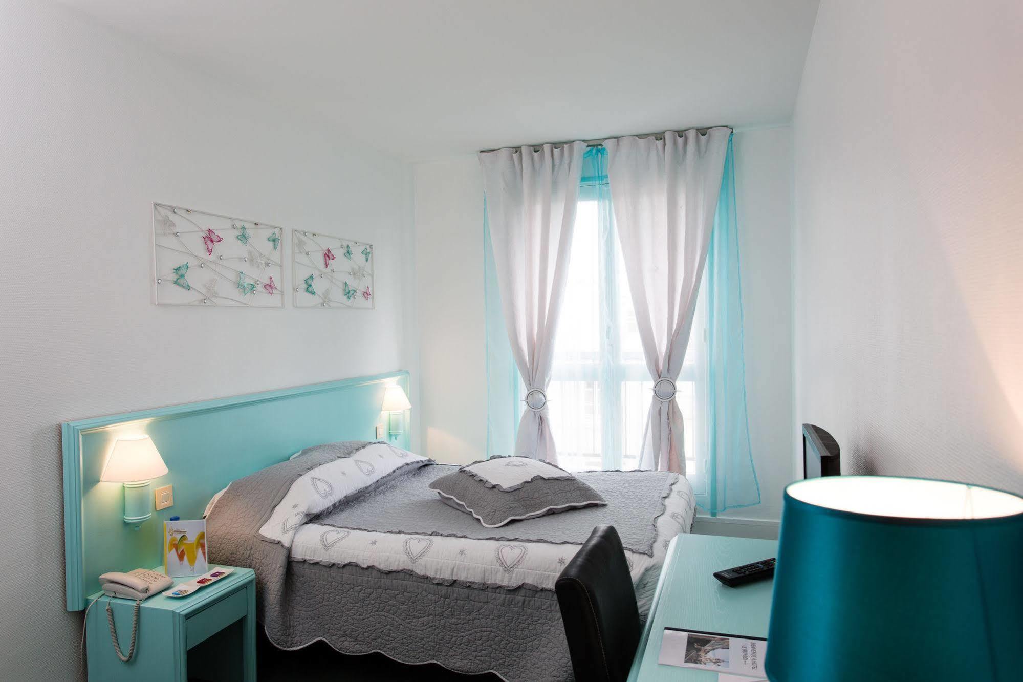Hotel Le Beffroi Dreux Buitenkant foto