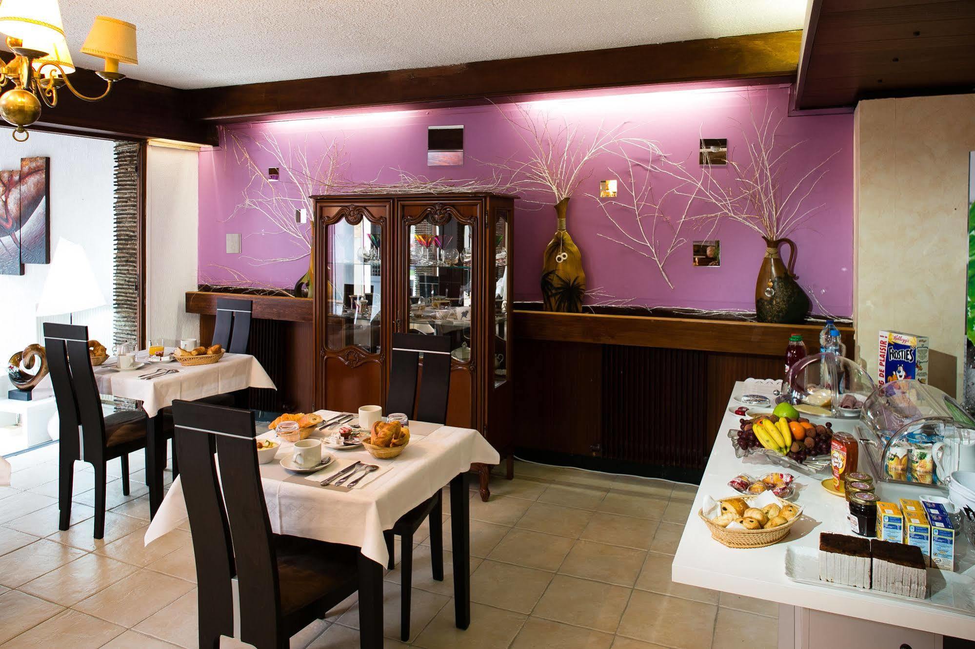 Hotel Le Beffroi Dreux Buitenkant foto